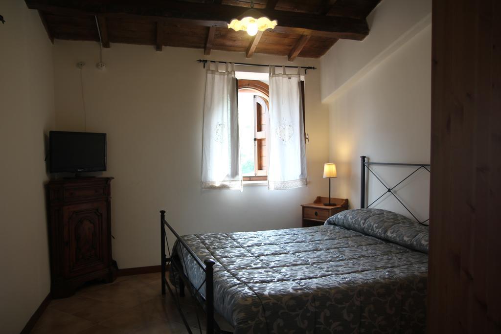 Agriturismo Campagna In Compagnia 발로 디 네라 외부 사진