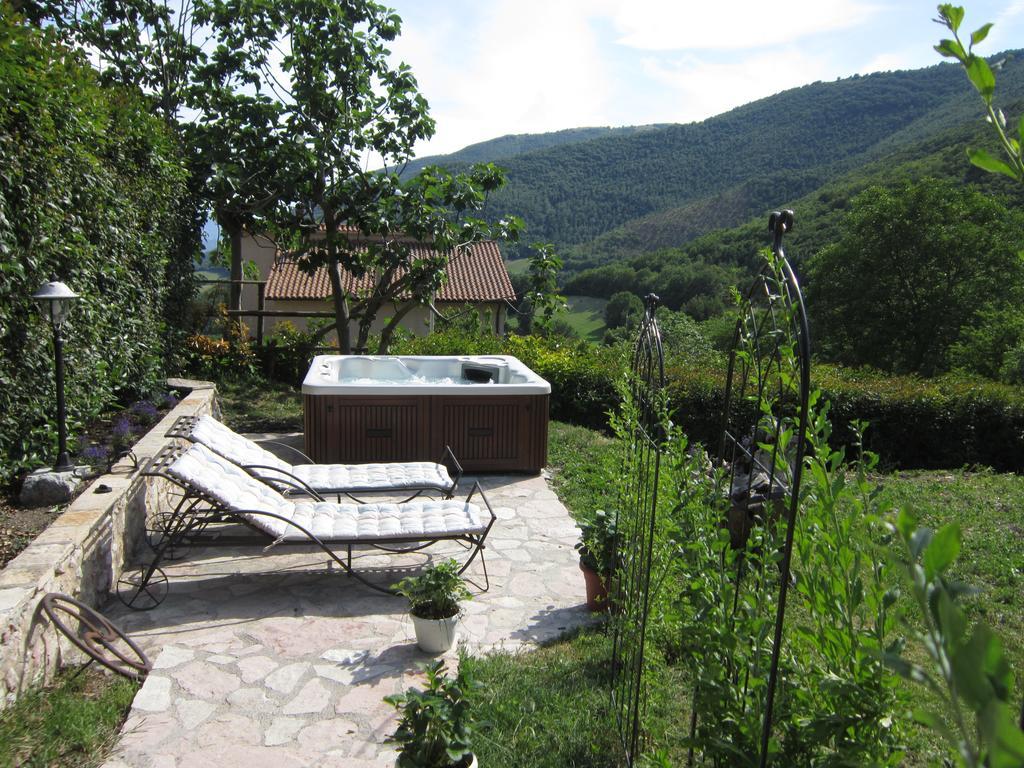 Agriturismo Campagna In Compagnia 발로 디 네라 외부 사진