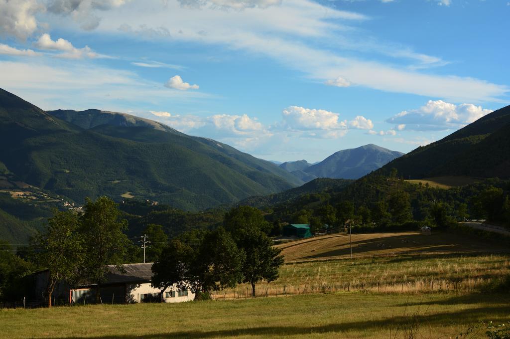 Agriturismo Campagna In Compagnia 발로 디 네라 외부 사진