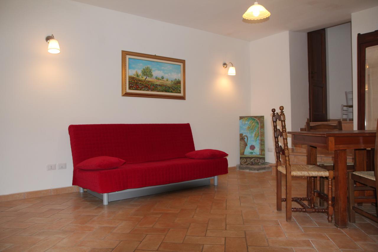 Agriturismo Campagna In Compagnia 발로 디 네라 외부 사진